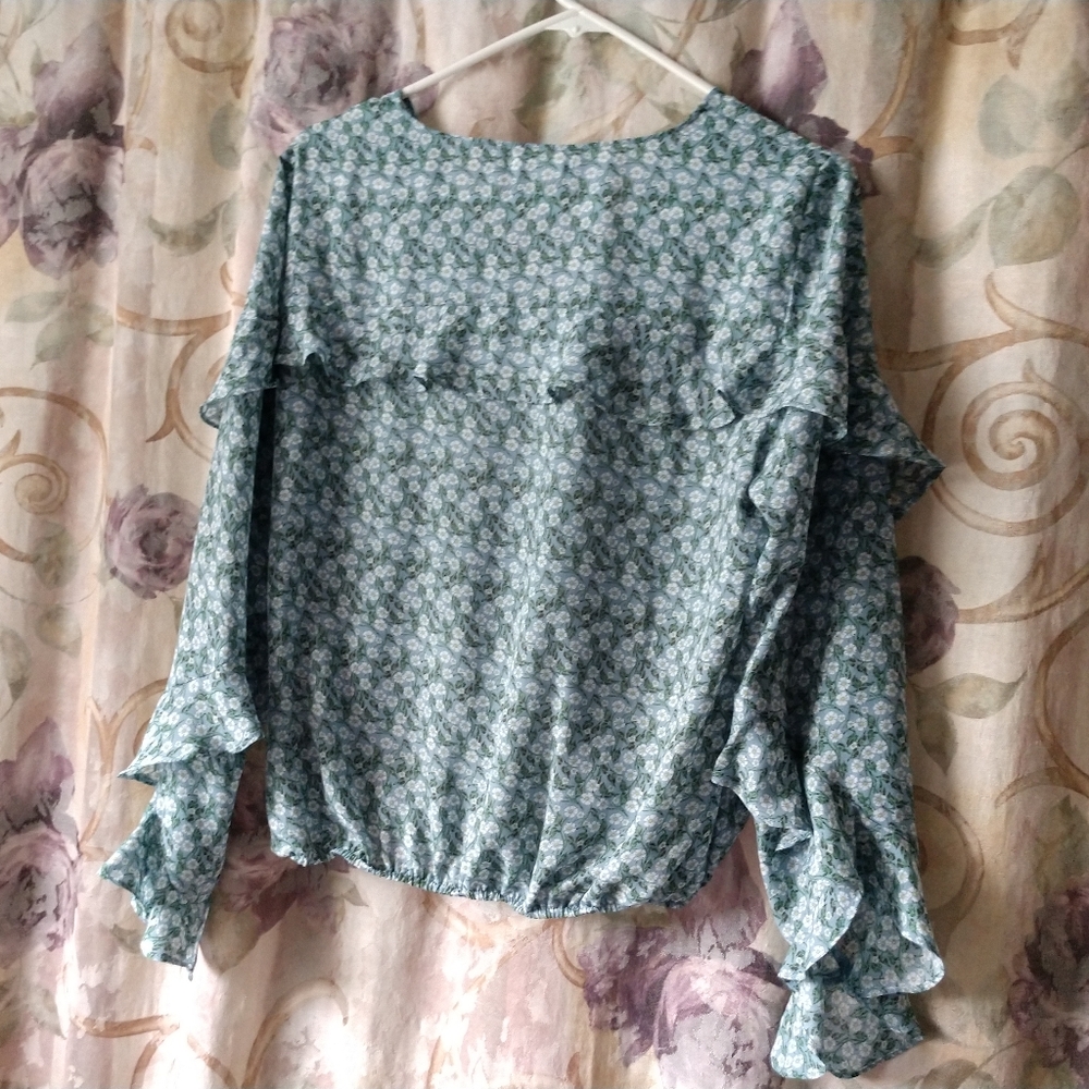 Blouse - Picture 2 of 3